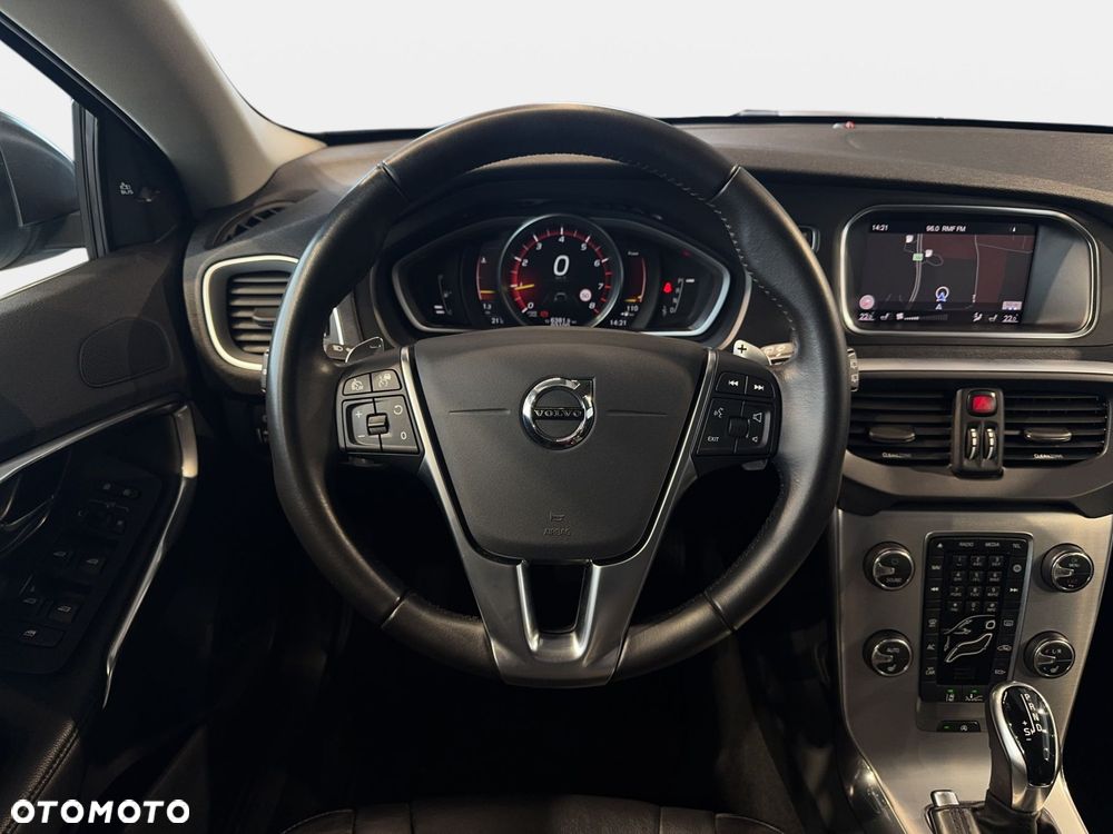 Volvo V40 - 18