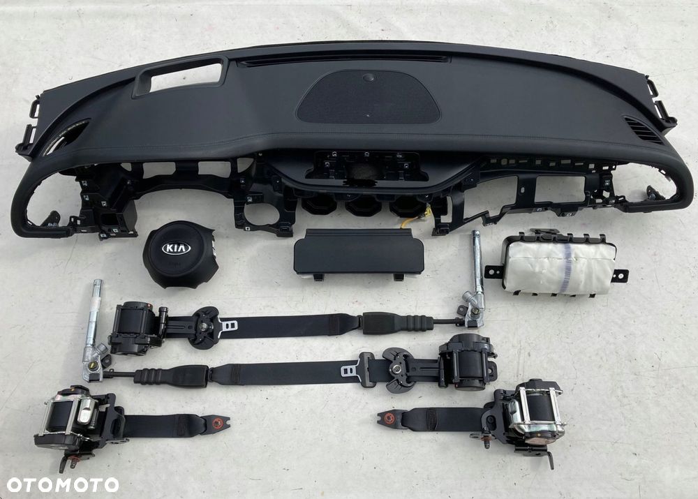kia stinger deska kokpit konsola poduszki pasy - 2