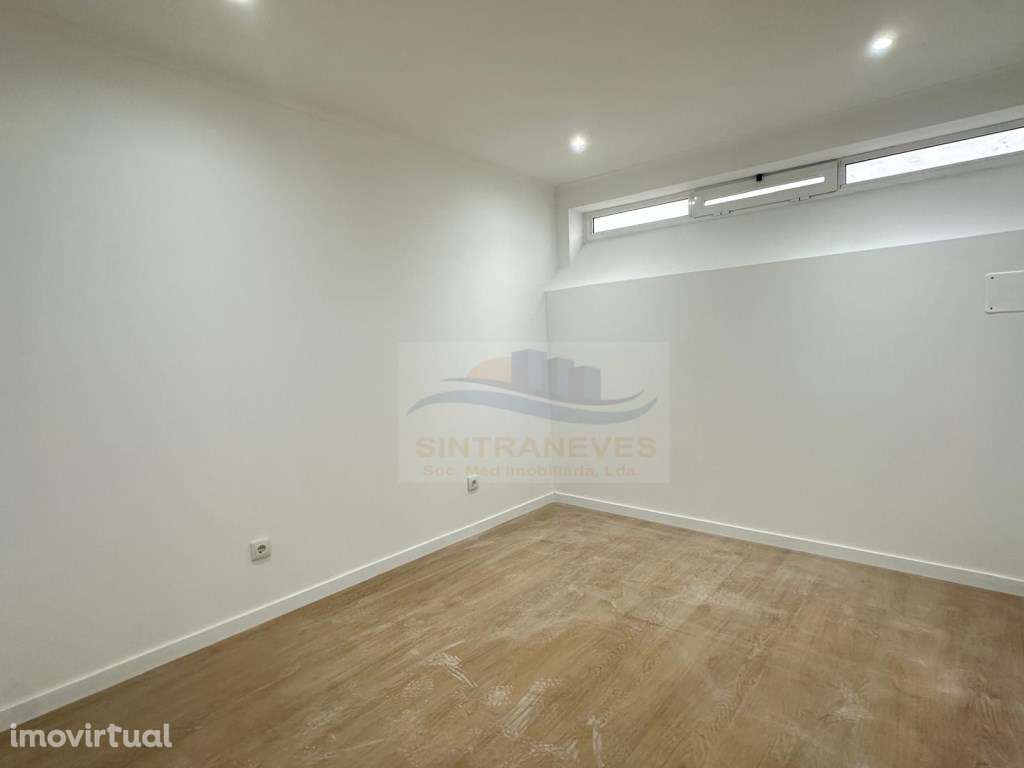 Apartamento T2 Renovado com Terraço junto à Igreja Matriz da Amador... - Grande imagem: 5/20