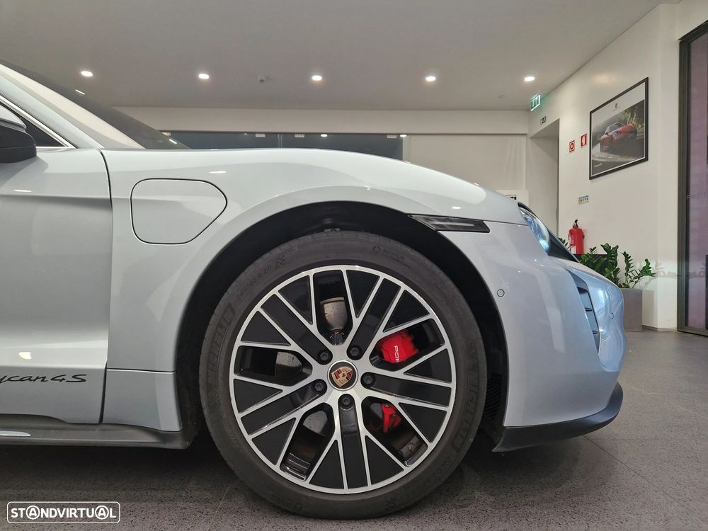 Porsche Taycan 4S - 14