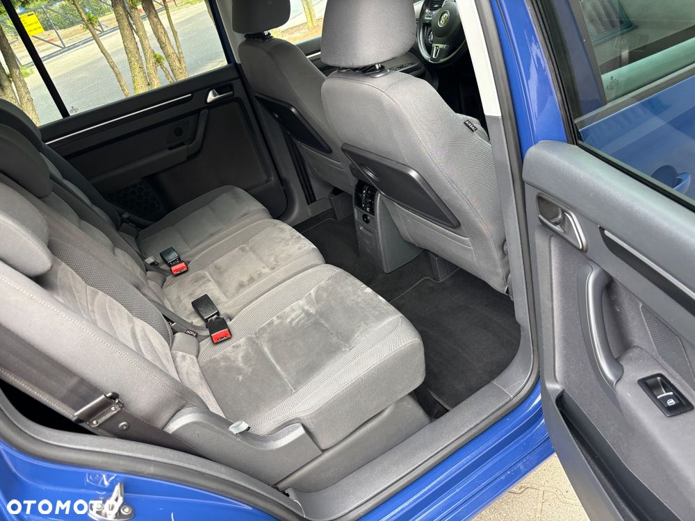 Volkswagen Touran 2.0 TDI DPF DSG Highline - 24