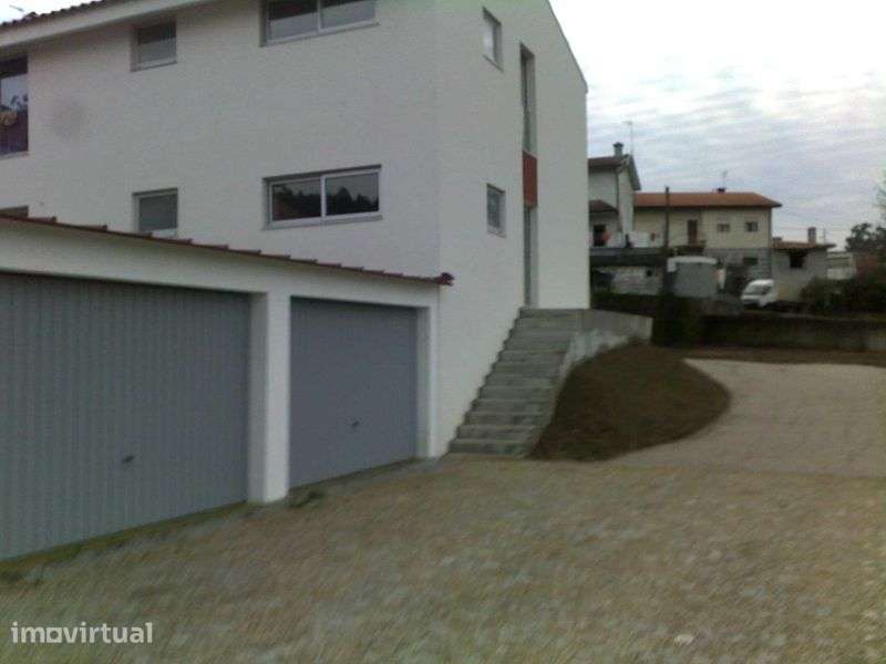 Arrenda-se andar moradia t2 Em Mogege - Grande imagem: 2/10