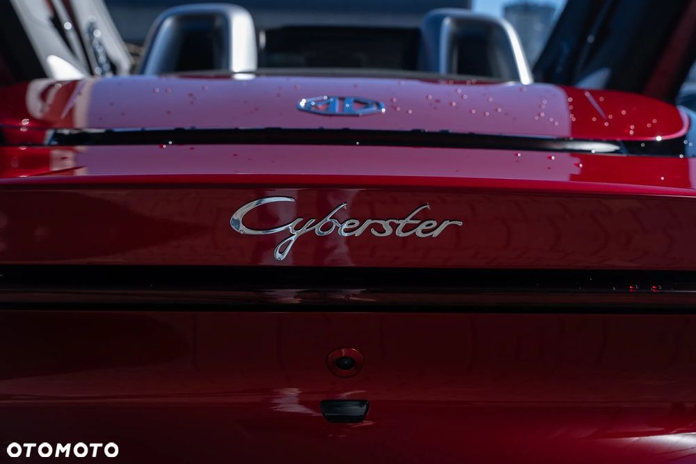 MG Cyberster 77kWh AWD Czarny Dach - 14