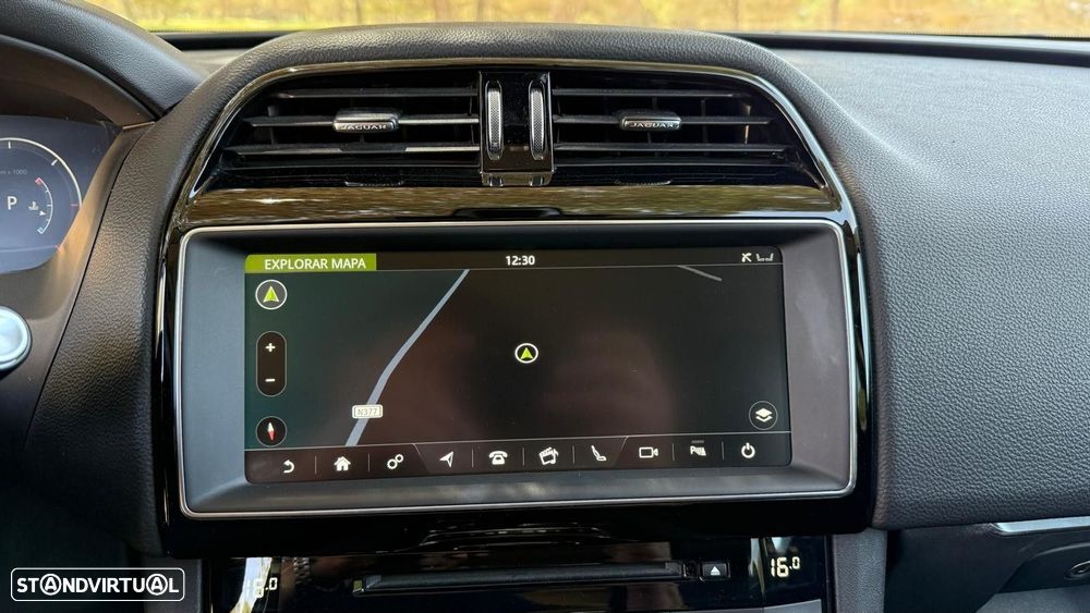 Jaguar F-Pace 25d AWD Aut. R-Sport - 35