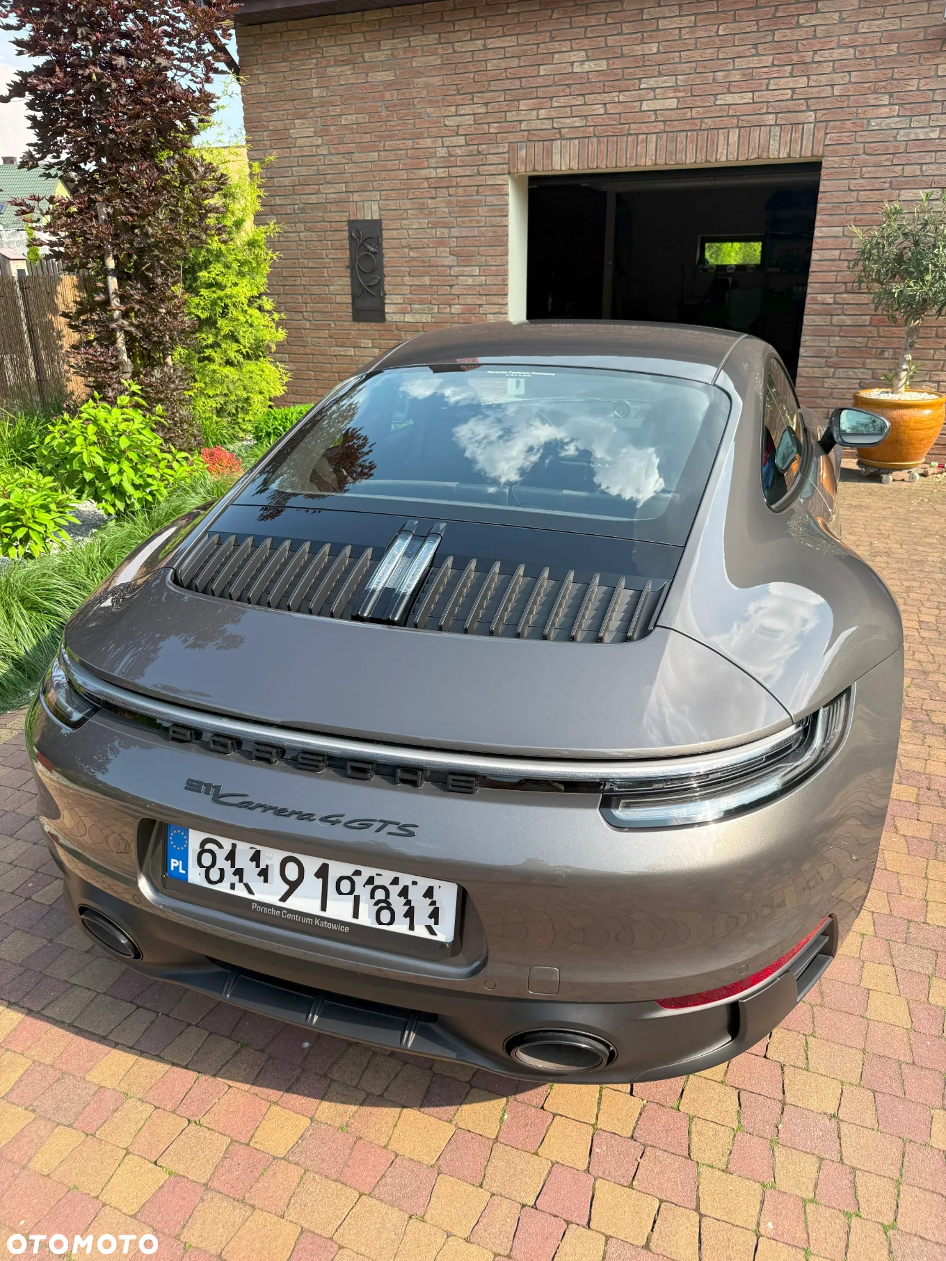 Porsche 911 Carrera 4 GTS - 3