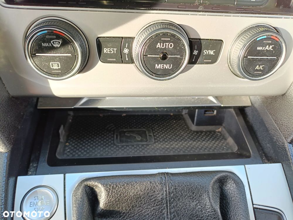 Volkswagen Passat Variant 2.0 TDI (BlueMotion Technology) Trendline - 23