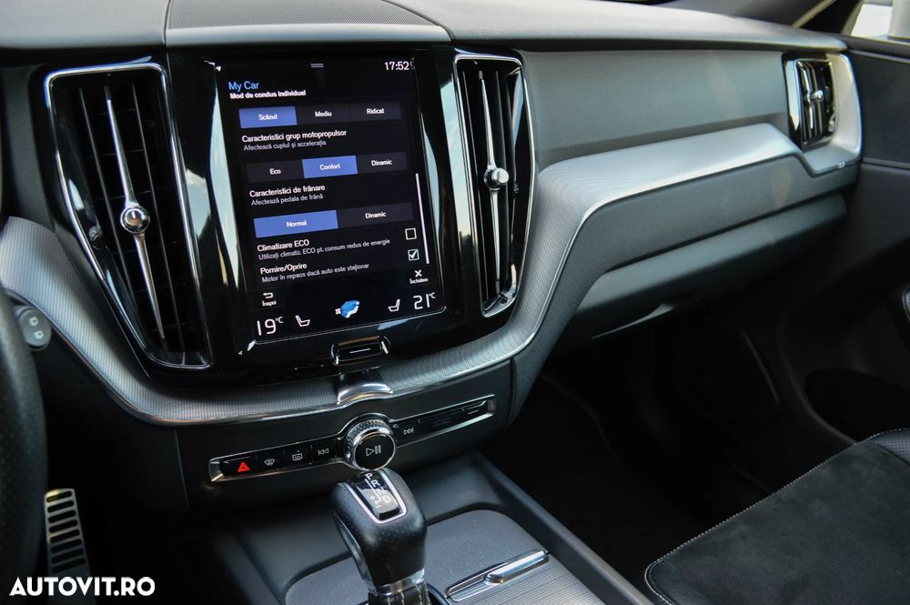 Volvo XC 60 D4 AWD Geartronic RDesign - 24