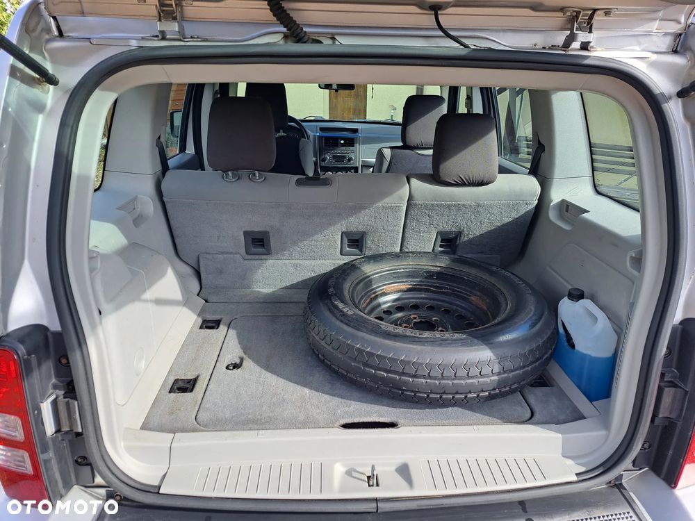 Jeep Liberty 3.7 4x4 - 11