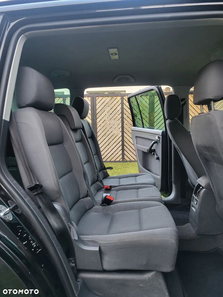 Volkswagen Touran - 9