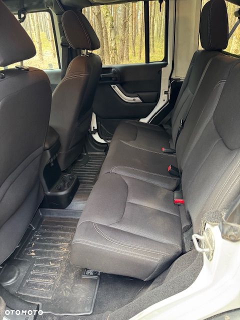 Jeep Wrangler Unlimited 3.6 Automatik Sahara - 9