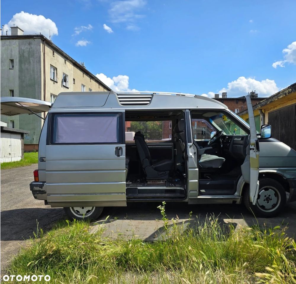 Volkswagen Transporter - 1