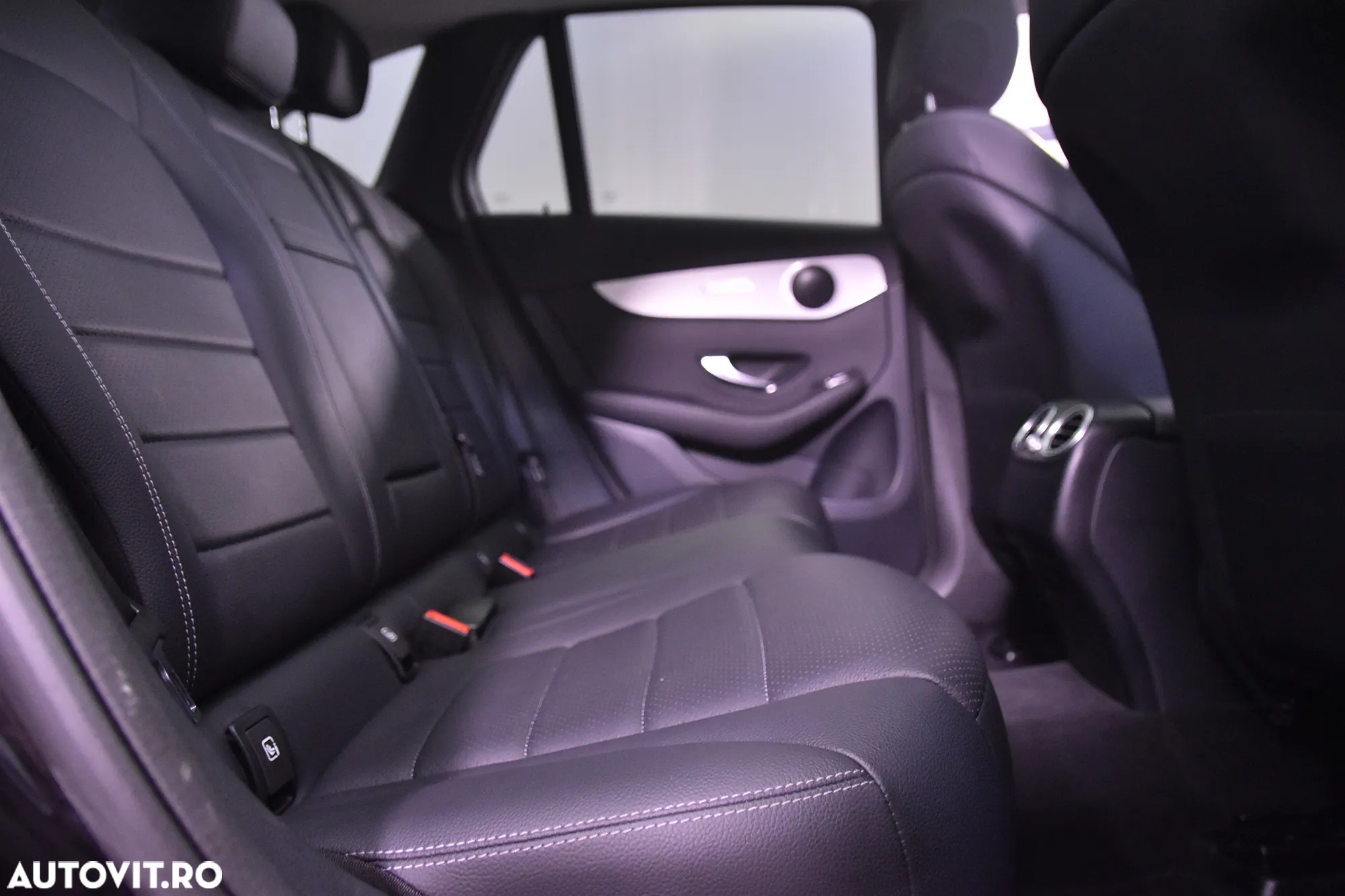 Mercedes-Benz GLC 300 e 4MATIC - 12