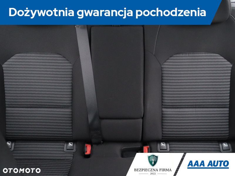 Kia Ceed - 12