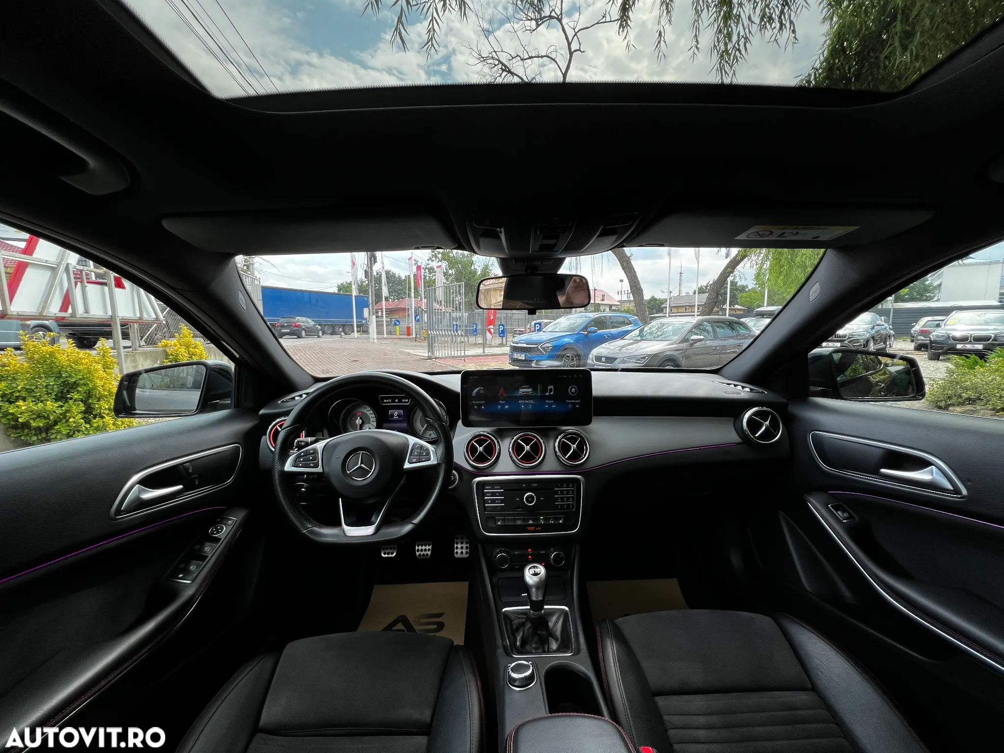 Mercedes-Benz GLA 200 d - 19