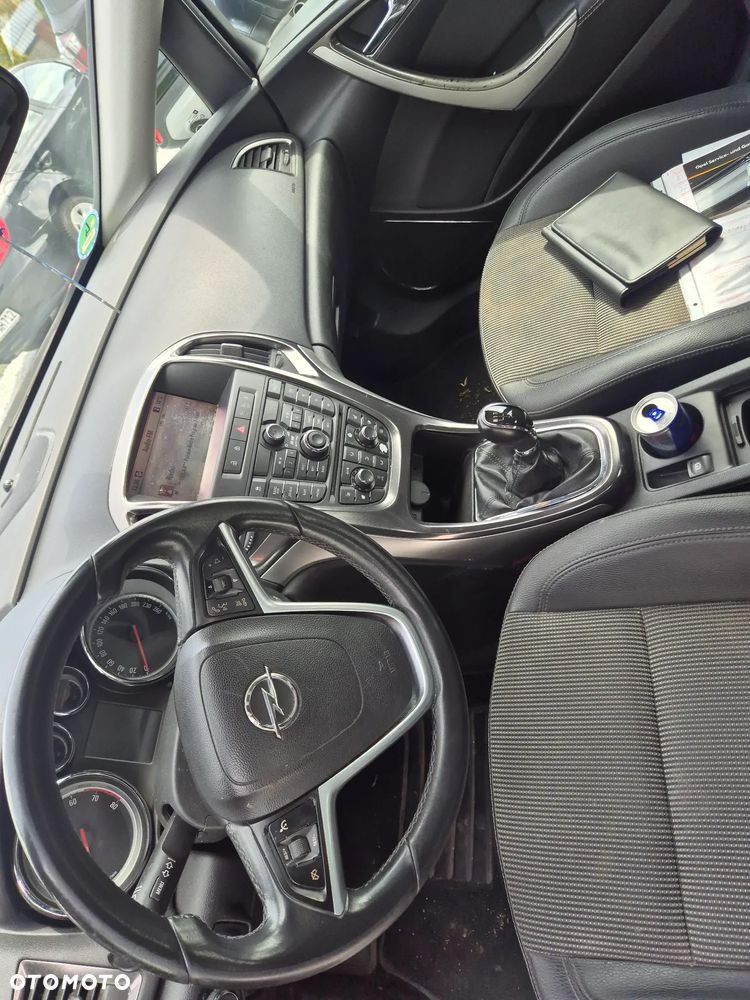 Opel Astra 1.4 ecoFLEX Cosmo - 9