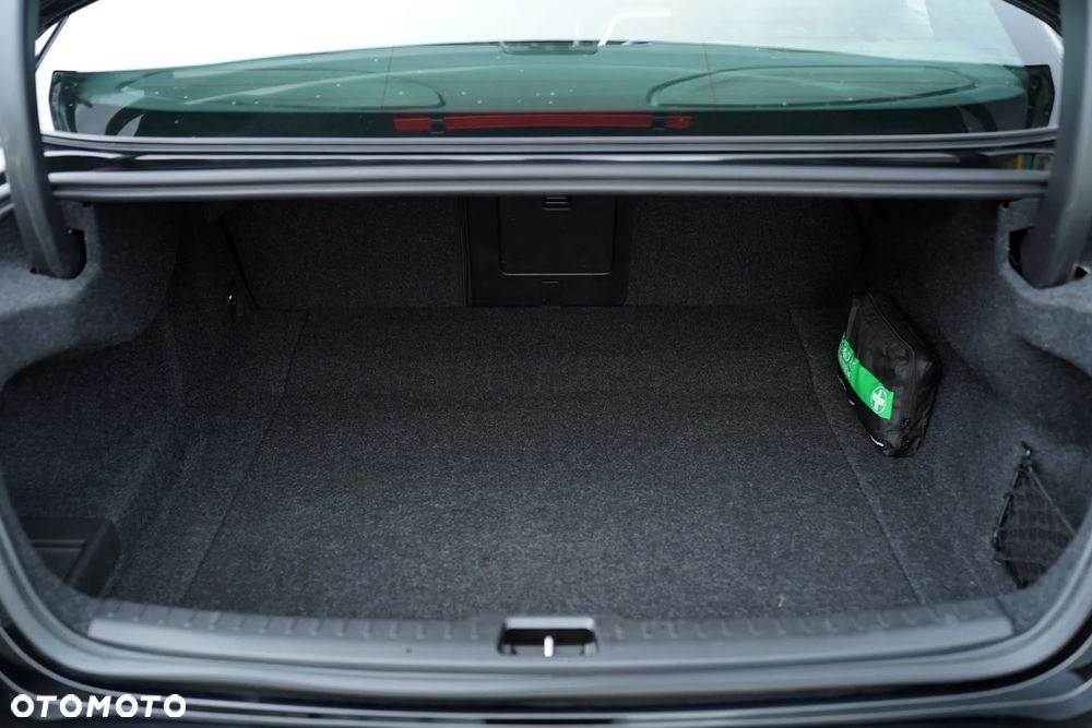 Volvo S60 T5 R-Design - 38