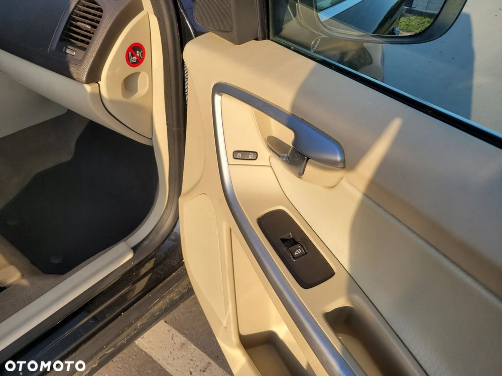Volvo XC 60 2.4D AWD Momentum - 18