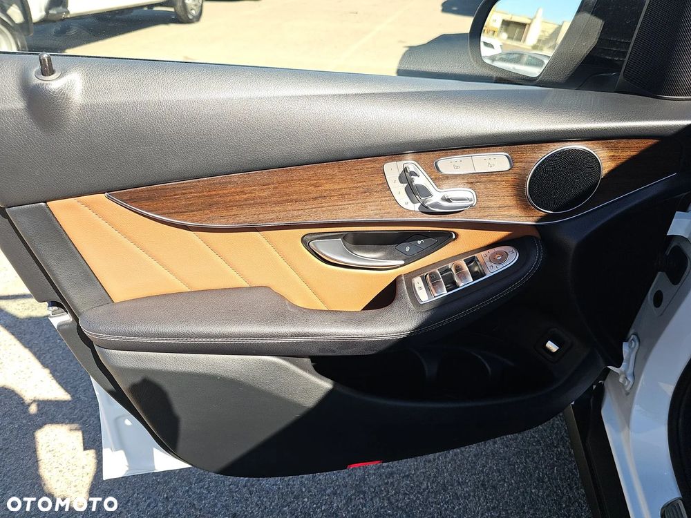 Mercedes-Benz GLC 300 4Matic 9G-TRONIC - 9