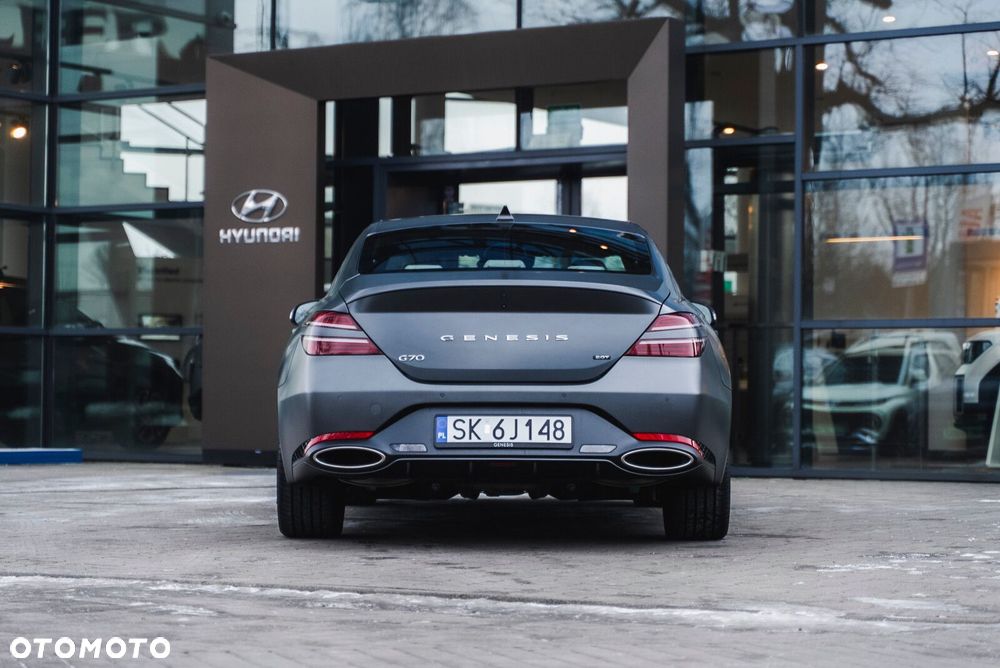 Genesis G70 - 32