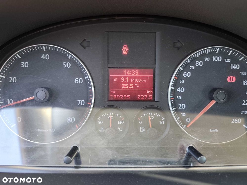 Volkswagen Touran - 5