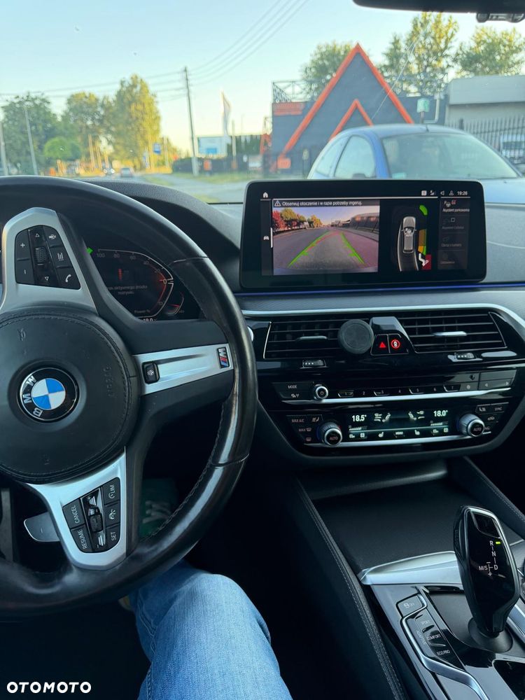 BMW Seria 5 520d xDrive M Sport Edition - 8