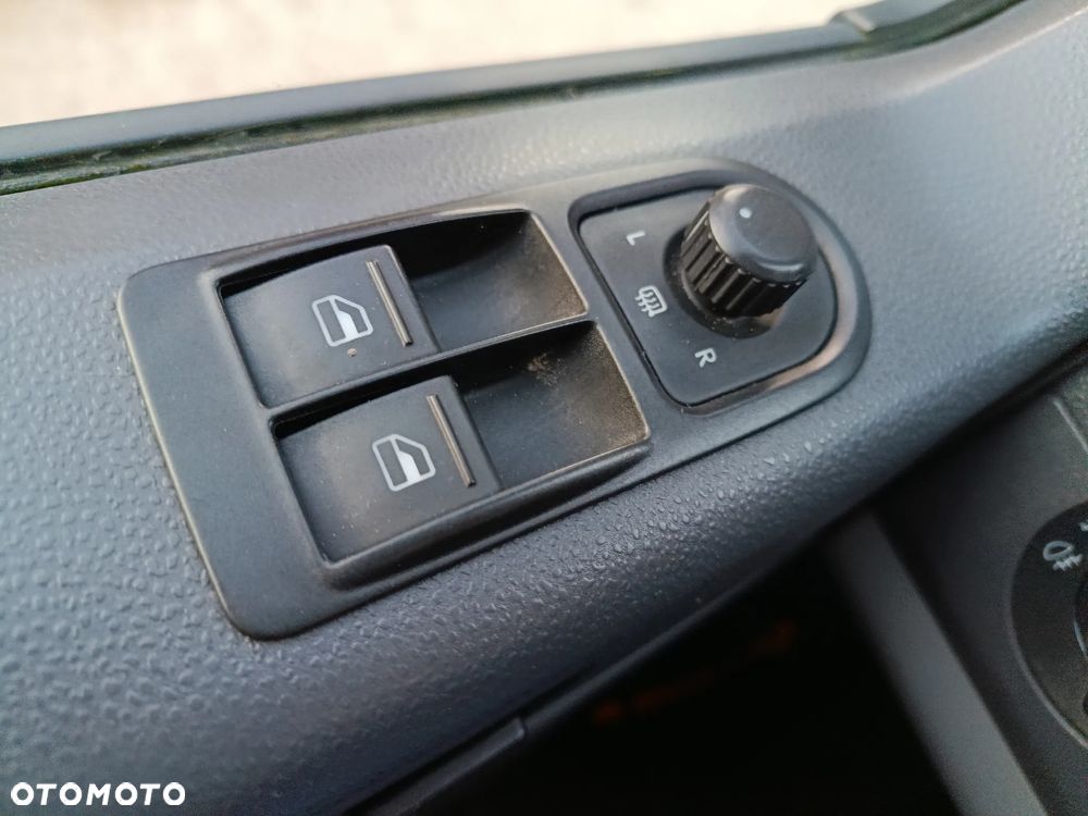 Volkswagen Transporter - 12