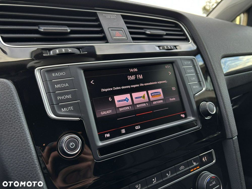 Volkswagen Golf 1.4 TSI BMT Highline - 16