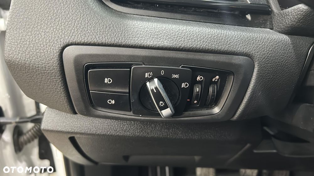 BMW Seria 2 218d Advantage - 28