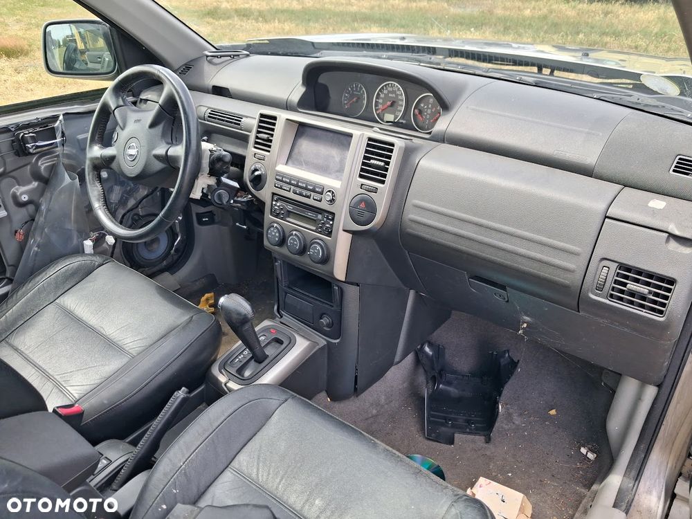 Nissan X-Trail 2.5 4x4 Elegance - 8