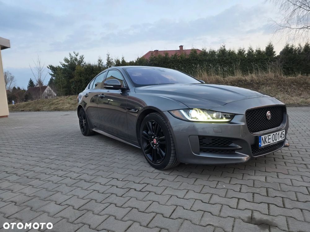 Jaguar XE - 8
