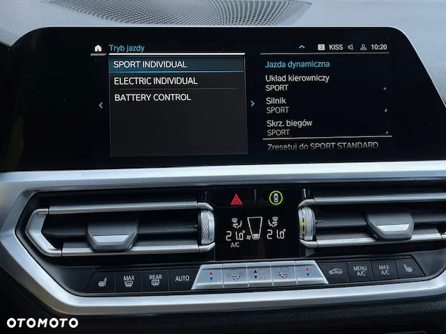 BMW Seria 3 330e xDrive M Sport sport - 32