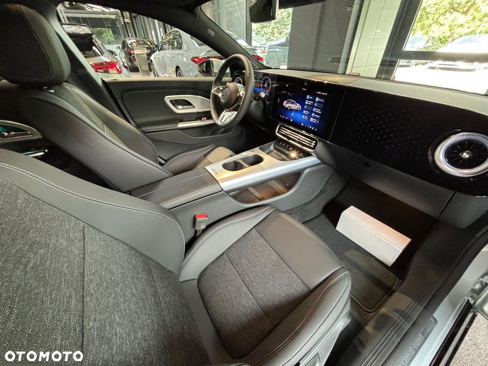 Mercedes-Benz CLA 200 mHEV 8G-DCT - 11