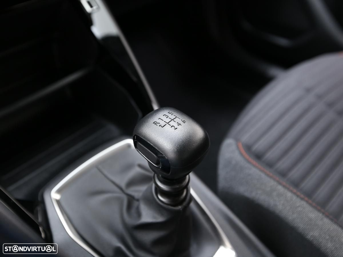 Peugeot 2008 1.2 PureTech Active - 18