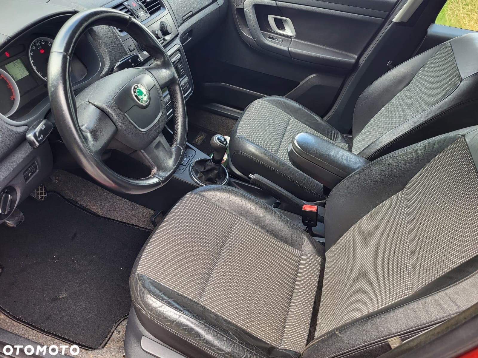 Skoda Roomster 1.6 16V Comfort - 8