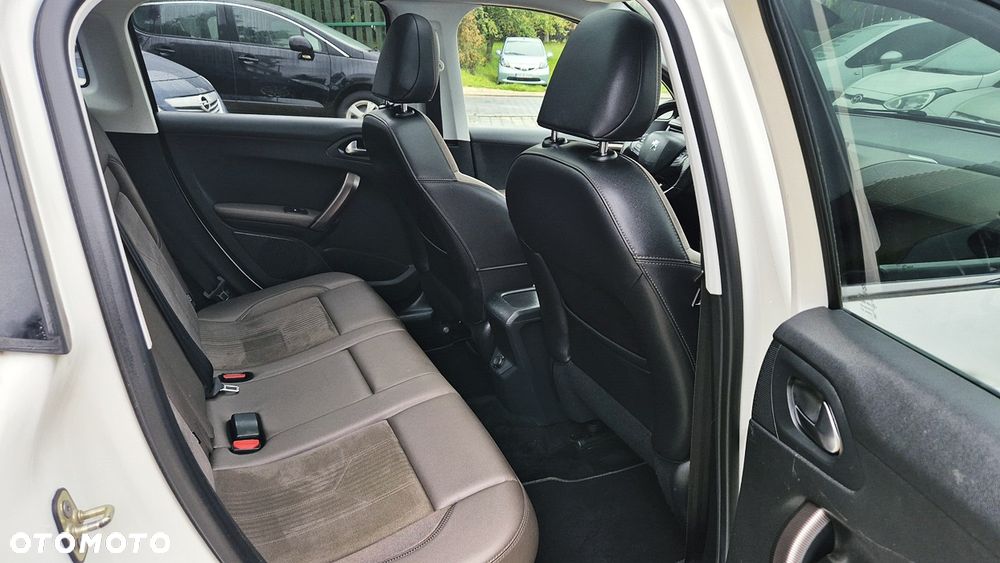 Peugeot 2008 1.6 VTi Allure - 34