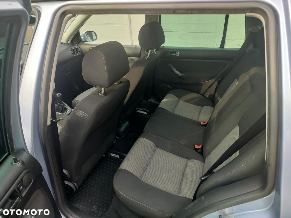Volkswagen Bora Variant 2.0 - 11