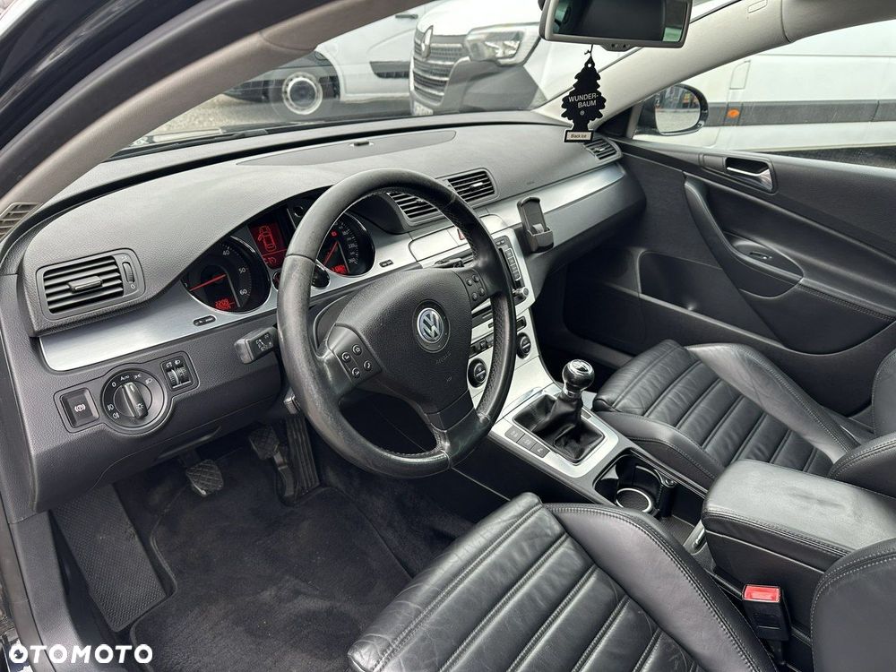 Volkswagen Passat - 18