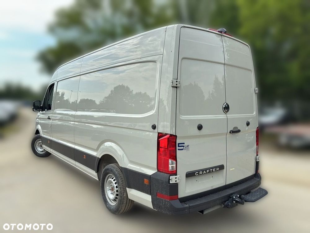 Volkswagen Crafter 35 Furgon z wysokim dachem 2,0 177 KM /Automatyczna r. o. 4490 mm - 5
