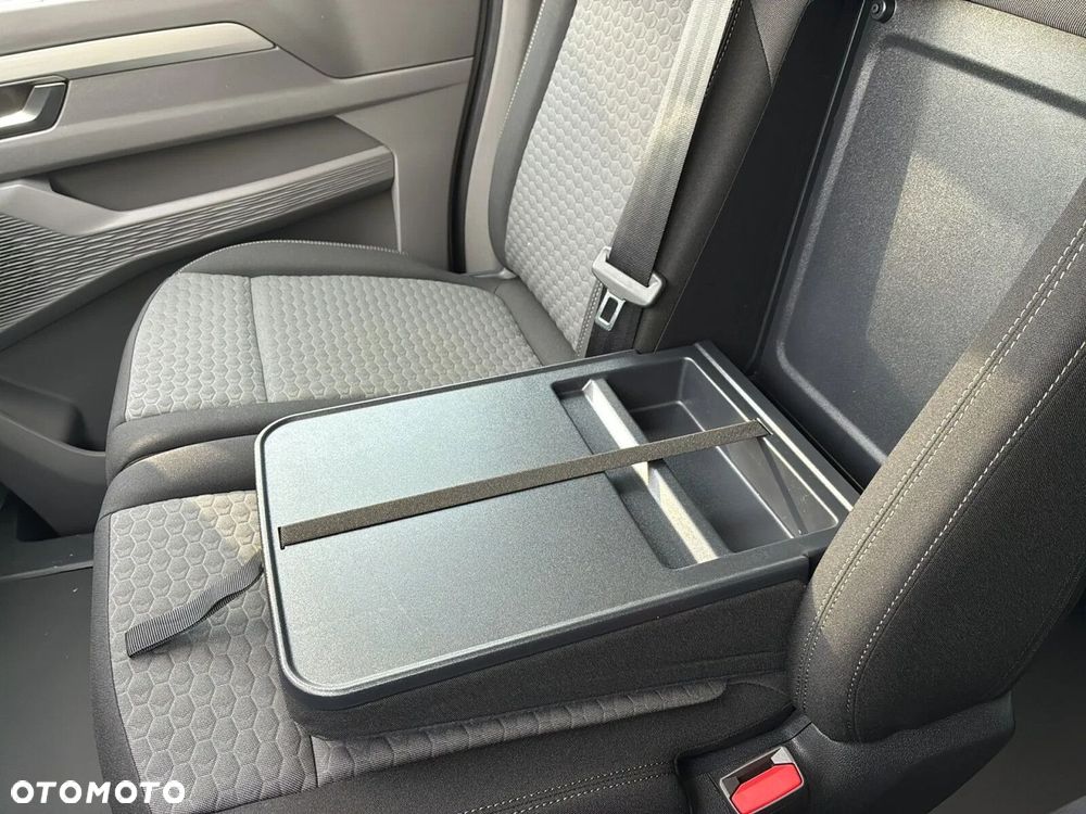 Volkswagen Caravelle - 38