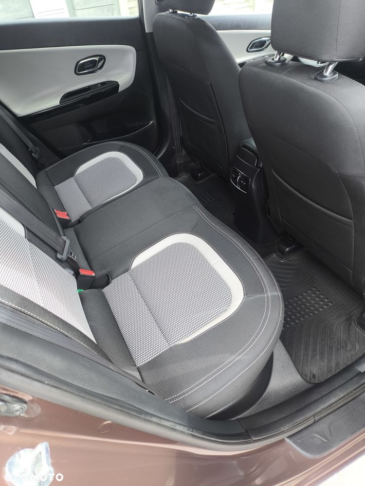 Kia Ceed - 8