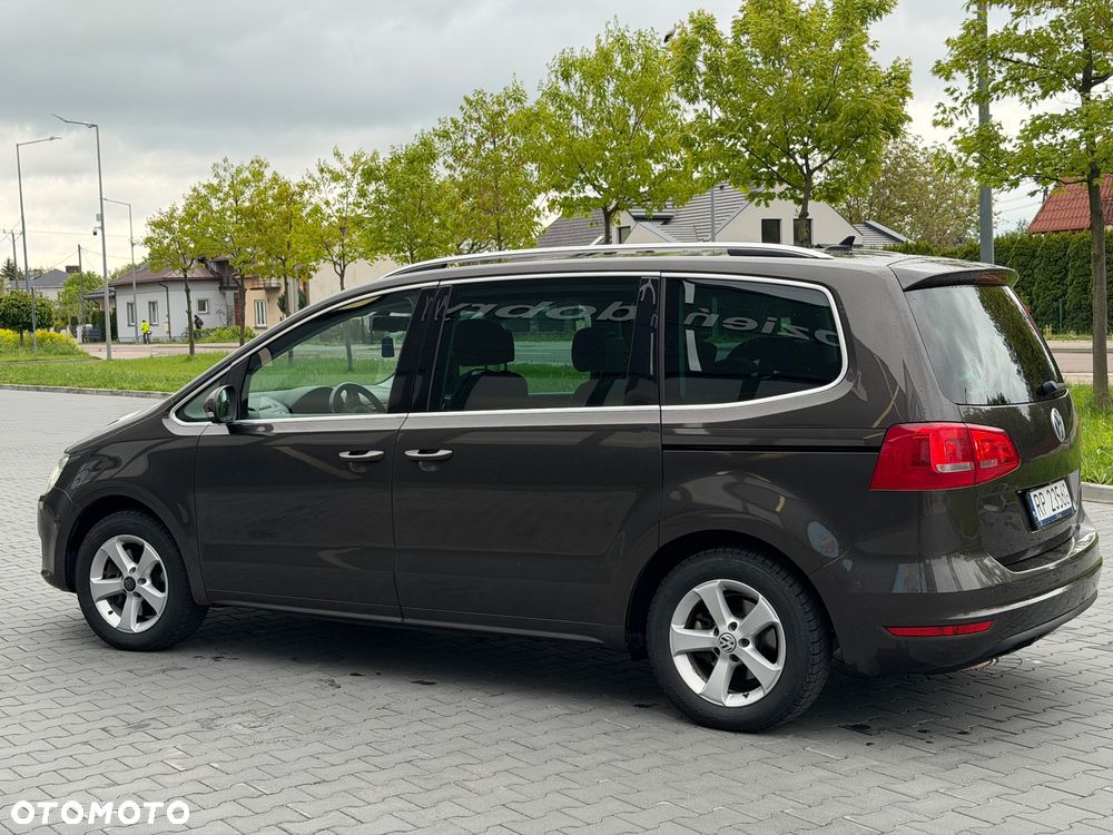 Volkswagen Sharan 2.0 TDI 4MOTION Blue Motion Style - 25