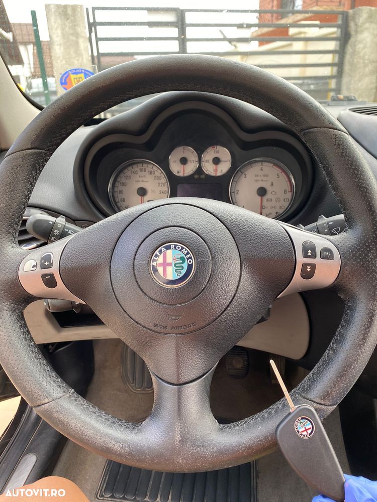 Alfa Romeo 147 1.9 JTDM 8V - 6