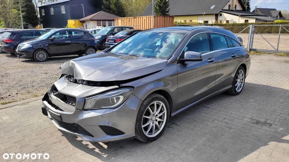 Mercedes-Benz CLA 200 7G-DCT UrbanStyle Edition - 3