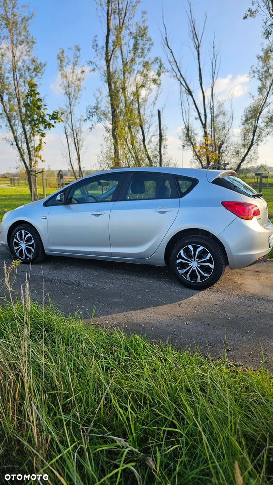 Opel Astra 1.6 Design Edition - 3
