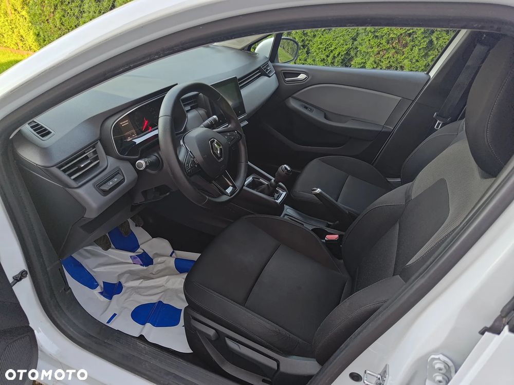 Renault Clio - 11