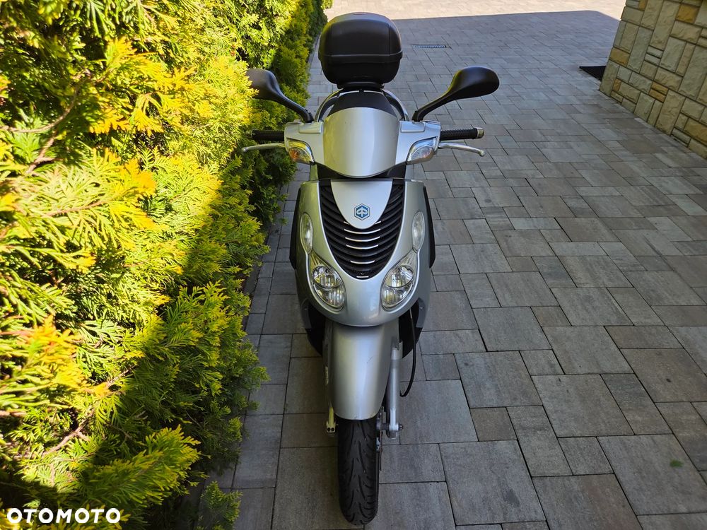Piaggio Carnaby - 7