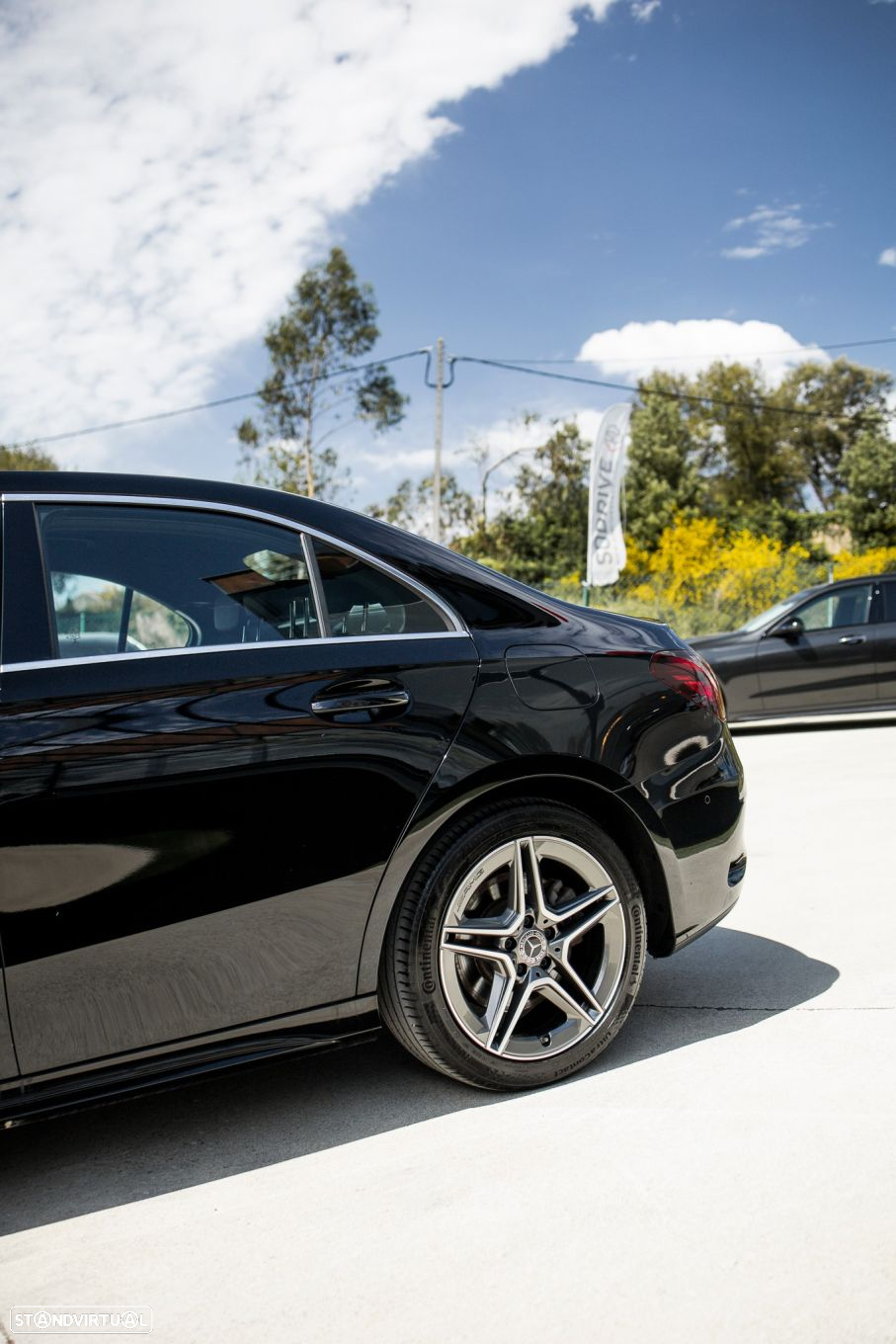 Mercedes-Benz A 250 Limousine e AMG Line - 15