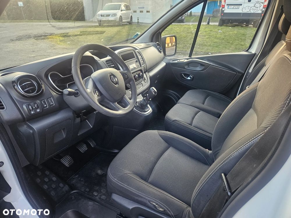 Renault Trafic - 16