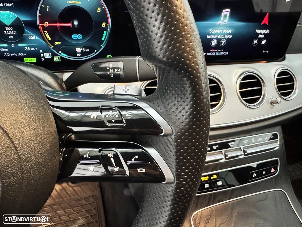 Mercedes-Benz E 300 de AMG Line 4Matic - 28