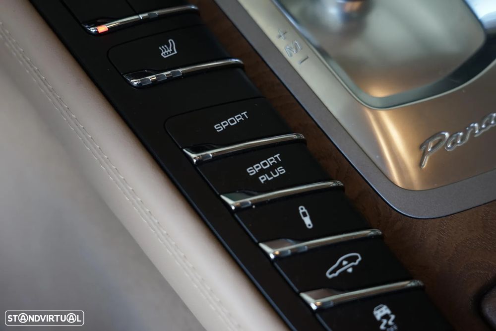 Porsche Panamera Turbo PDK - 36
